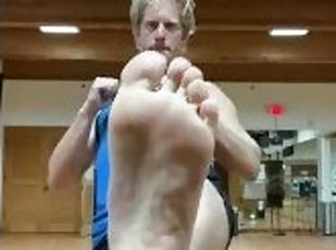 Martial arts kicks and feet ????