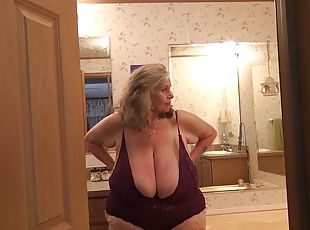 Suzie Voyeur Big Tits Dream